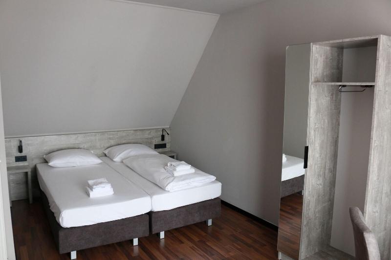 Urban Home Hotel - Oda