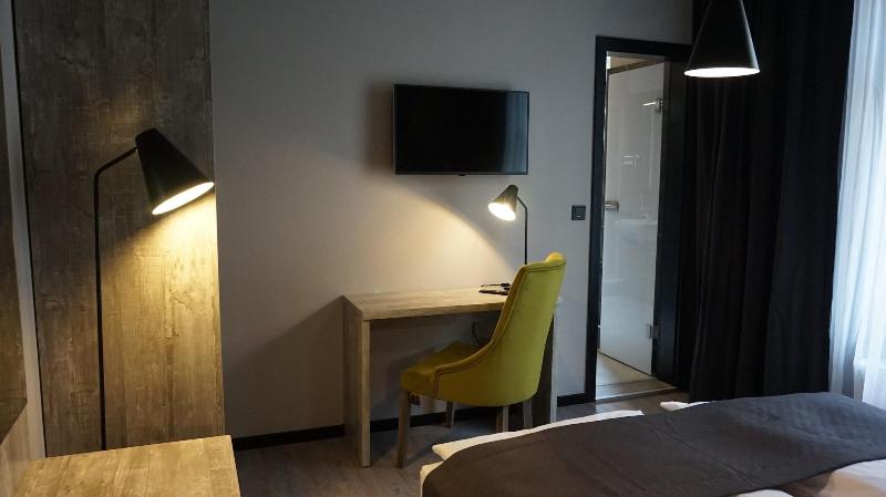 Urban Home Hotel - Oda