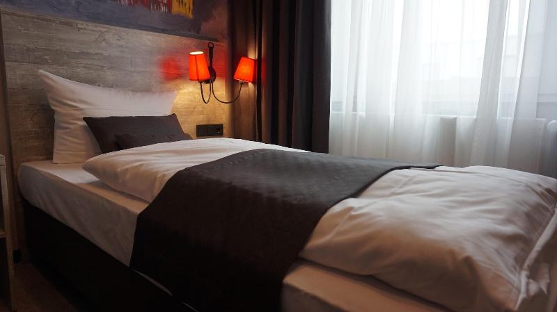 Urban Home Hotel - Oda