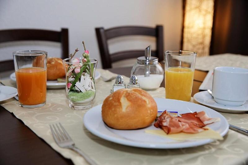Hotel Hüttl - Garni - Restoran
