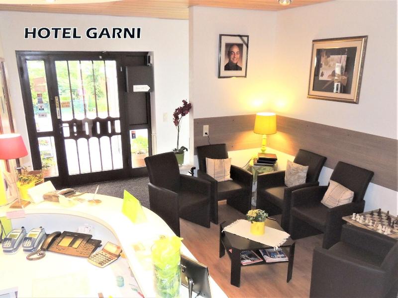 Hotel Garni 4U - Lobi