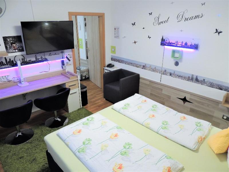 Hotel Garni 4U - Oda