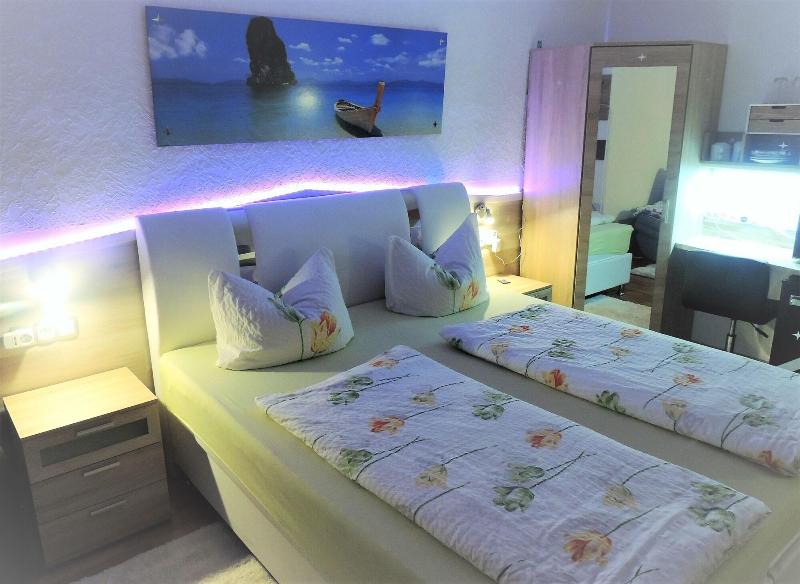 Hotel Garni 4U - Oda
