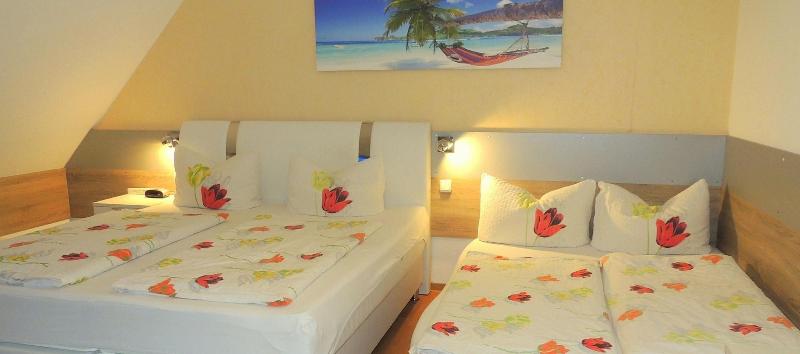 Hotel Garni 4U - Oda