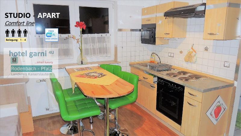 Hotel Garni 4U - Oda