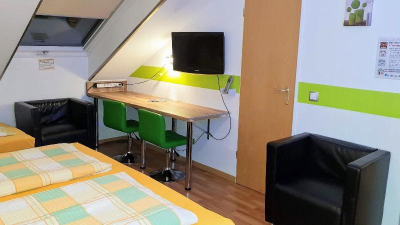 Hotel Garni 4U - Oda