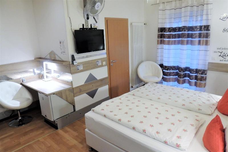 Hotel Garni 4U - Oda