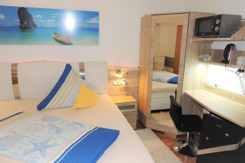 Hotel Garni 4U - Oda