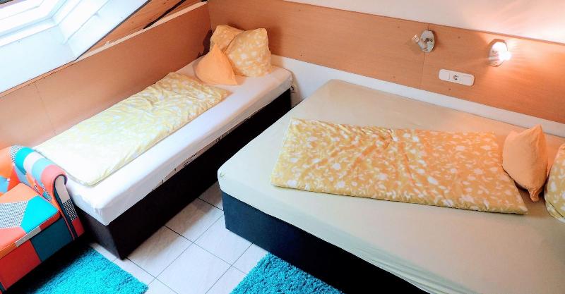 Hotel Garni 4U - Oda