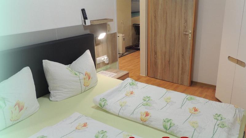 Hotel Garni 4U - Oda