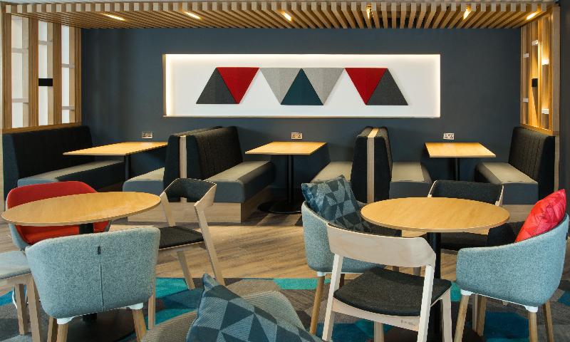 Holiday Inn Express Birmingham Airport NEC - Bar