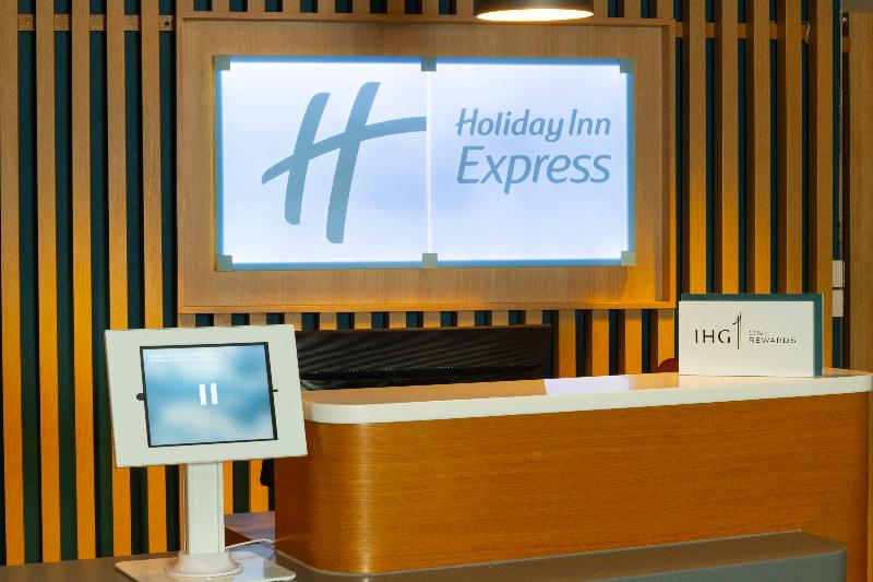 Holiday Inn Express Birmingham Airport NEC - Lobi