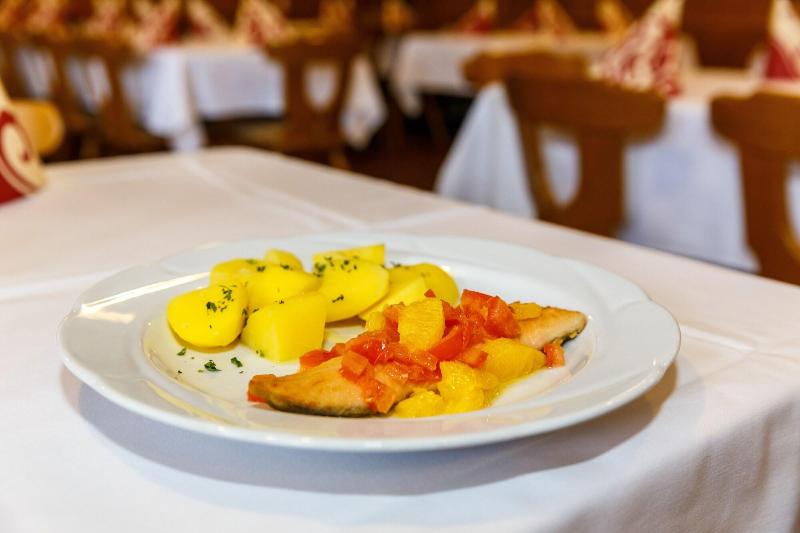 Landhotel Und Gasthaus Wiedmann - Restoran