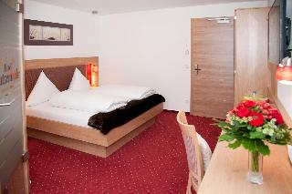 Landhotel Hutzenthaler otel fotoğrafı