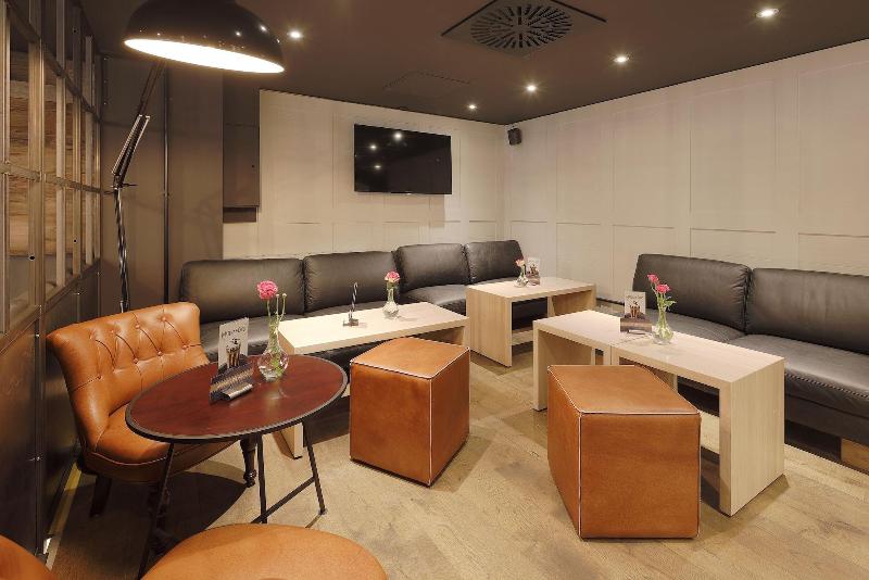 Coffee Fellows Hotel Dortmund - Lobi