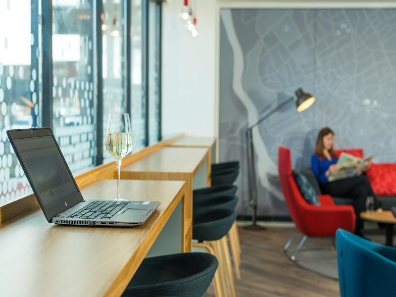 Holiday Inn Express Bristol City Centre - Lobi
