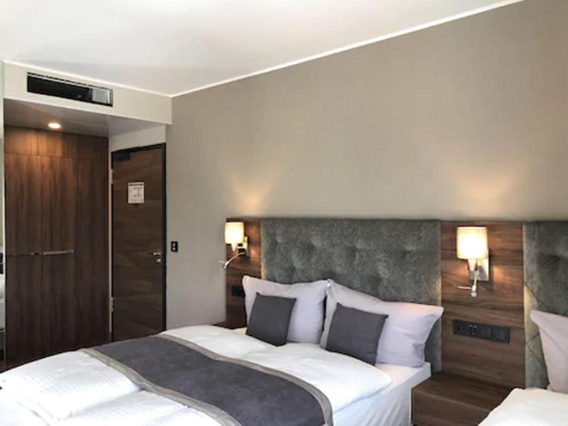 Intergroup Business Und Design Hotel - Oda