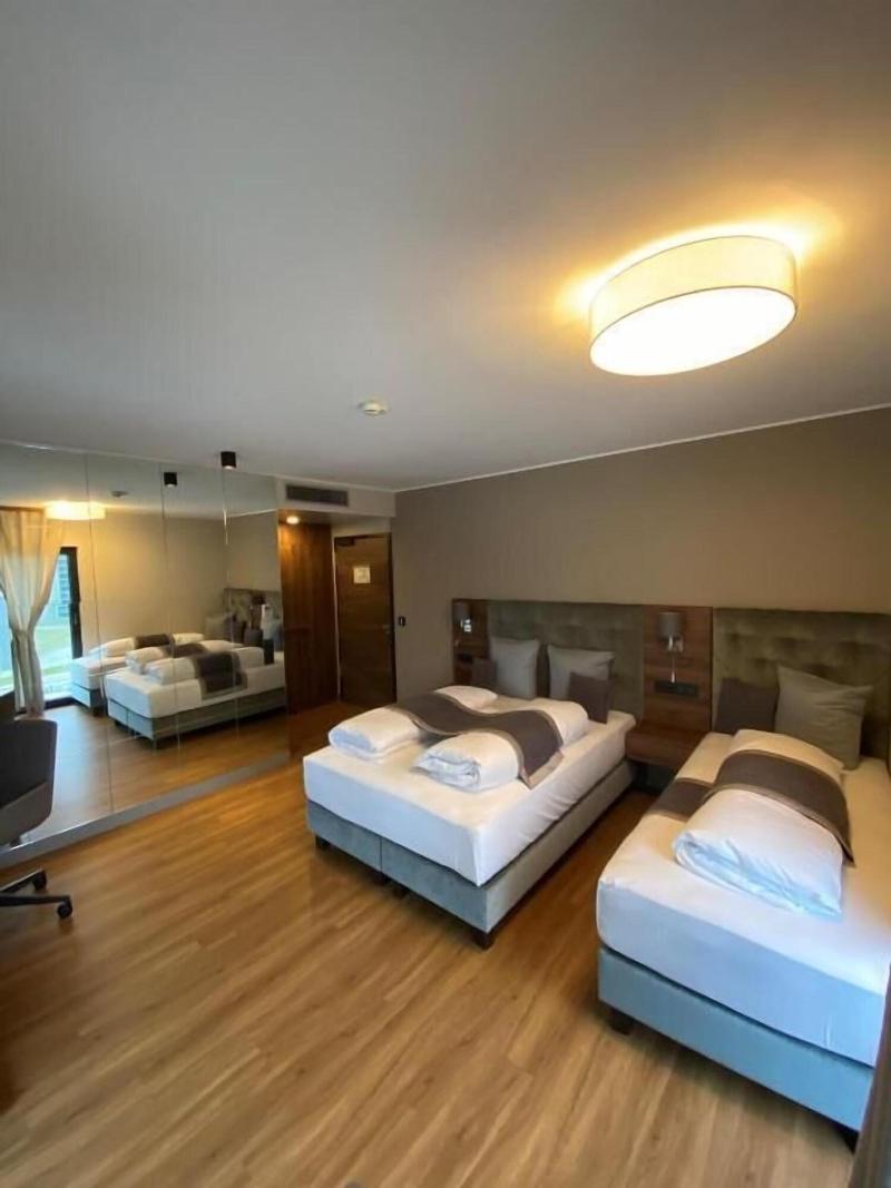 Intergroup Business Und Design Hotel - Oda