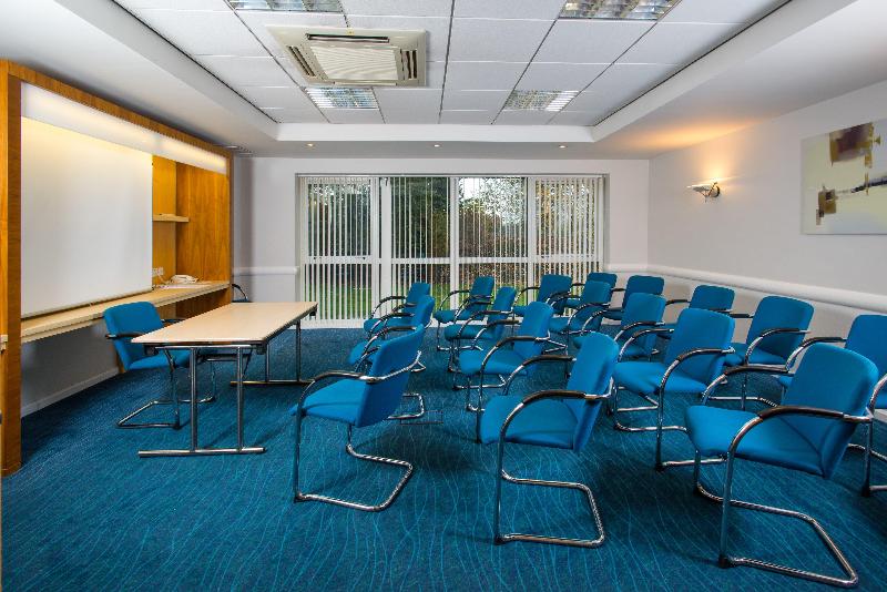 Holiday Inn Express Bedford - Toplantı