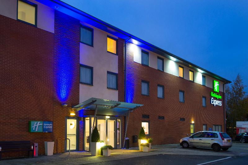 Holiday Inn Express Bedford - Genel
