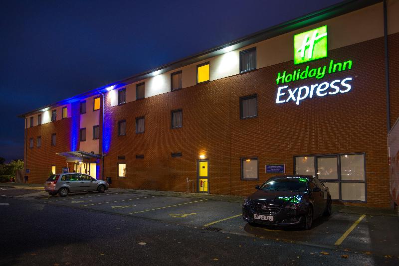 Holiday Inn Express Bedford - Genel