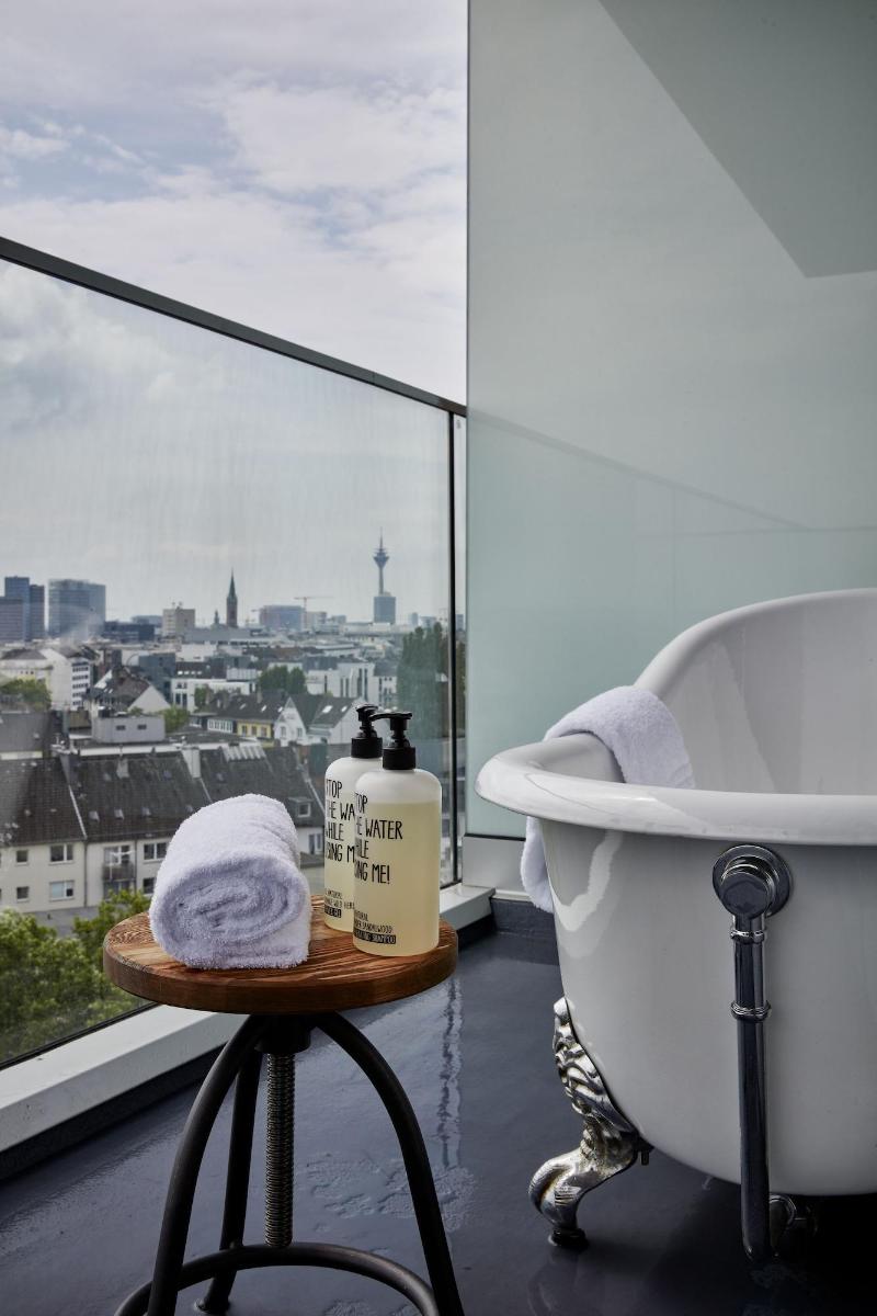 25hours Hotel Duesseldorf Das Tour - Oda