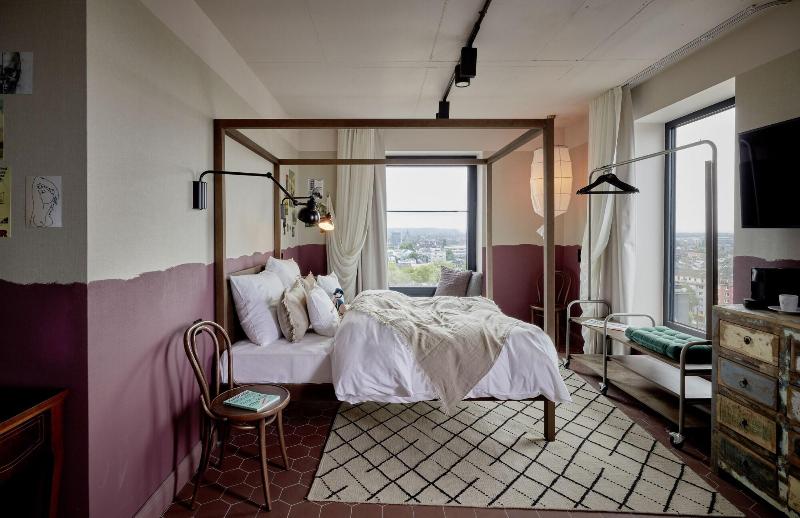 25hours Hotel Duesseldorf Das Tour - Oda