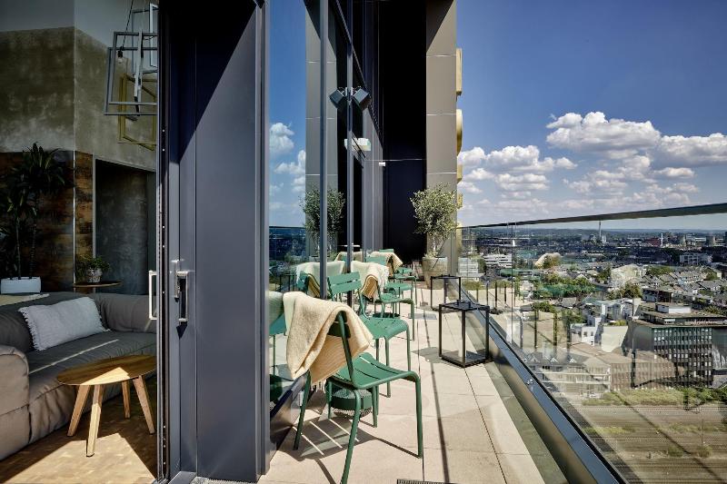 25hours Hotel Duesseldorf Das Tour - Teras