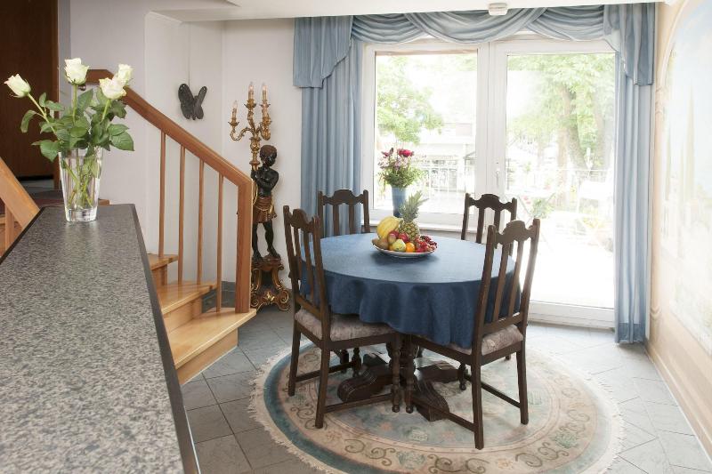 Hotel Haus Vocke - Lobi