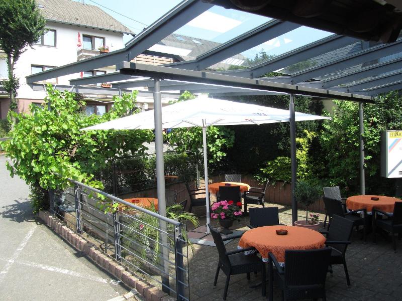 Land-gut-race-Hotel zur Burg Nürburgring - Bar