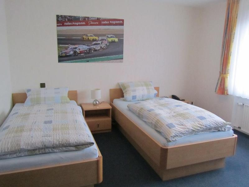 Land-gut-race-Hotel zur Burg Nürburgring - Oda