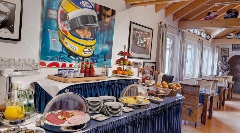 Motorsport Hotel - Restoran