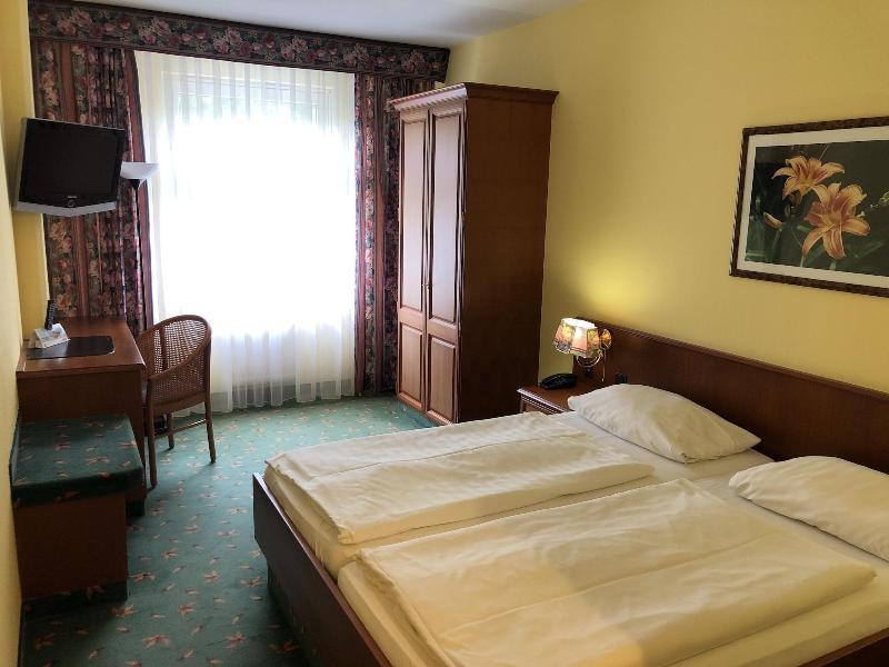 Brandiser Parkhotel - Oda