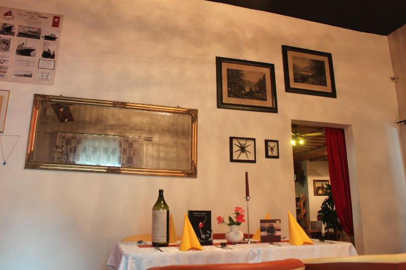 Hotel Und Restaurant Die Burg - Lobi