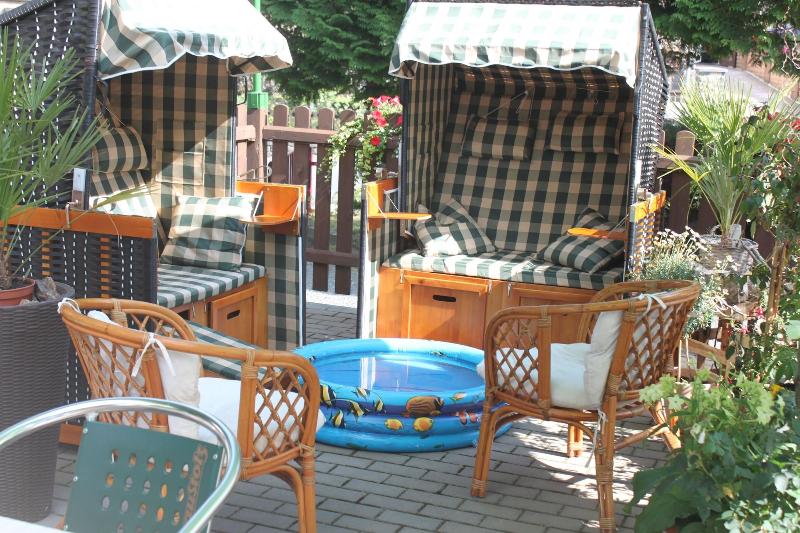 Hotel Und Restaurant Die Burg - Teras