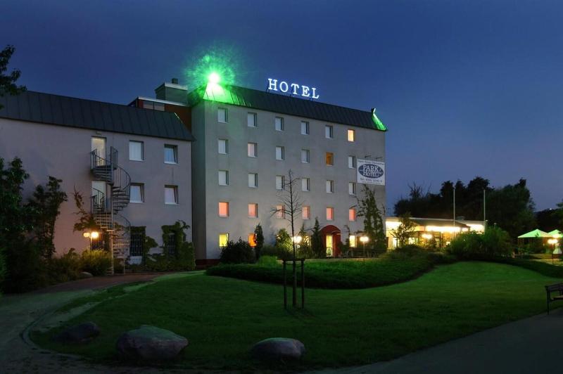 Parkhotel Neubrandenburg - Genel