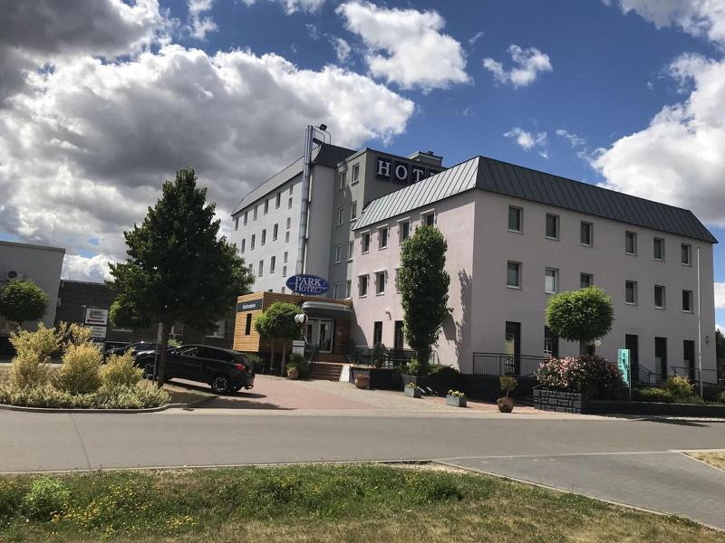 Parkhotel Neubrandenburg - Genel