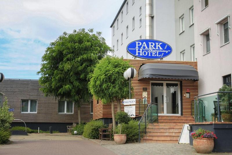 Parkhotel Neubrandenburg - Genel