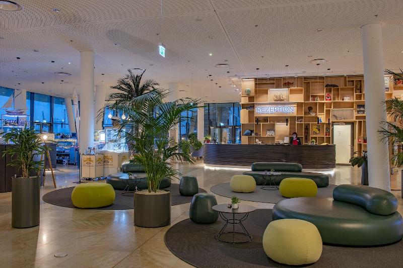 Jufa Hotel Hamburg Hafencity - Lobi