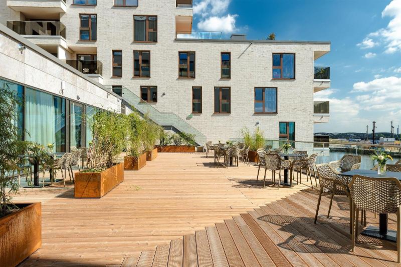 Jufa Hotel Hamburg Hafencity - Teras