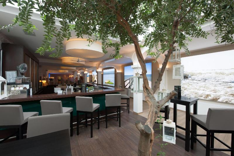 Strandhotel Weissenhäuser Strand - Bar