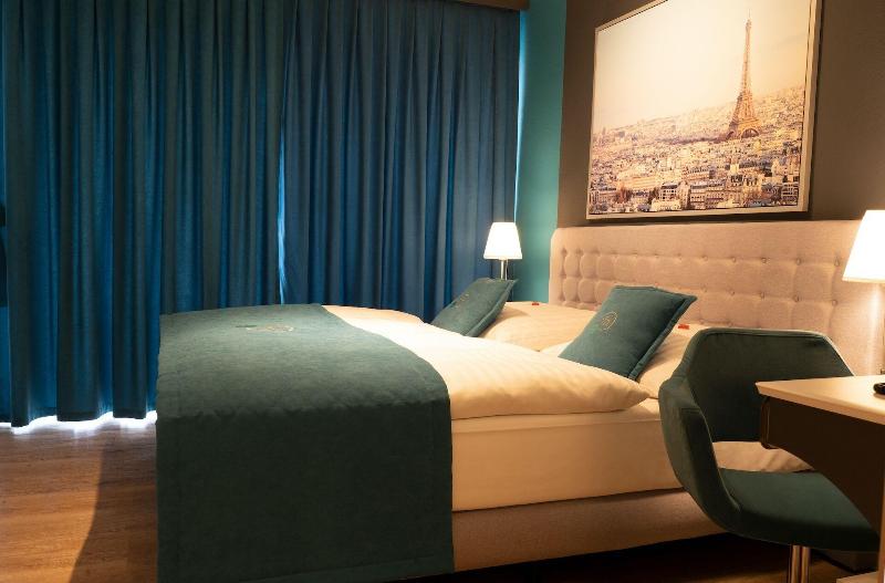 Friends Hotel Bad Salzuflen - Oda