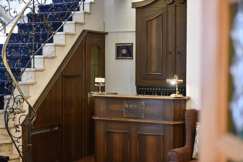 Hotel Kaiserpfalz - Lobi