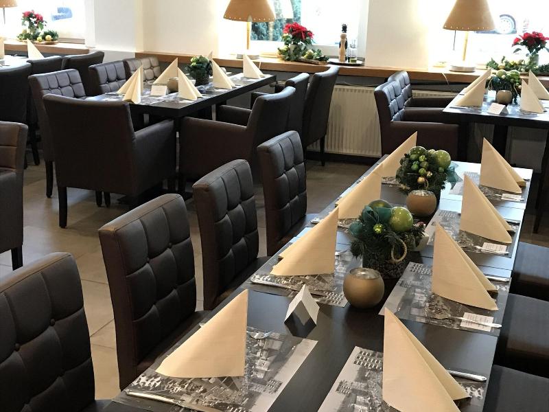 Boutique Hotel Goldene Henne - Lobi