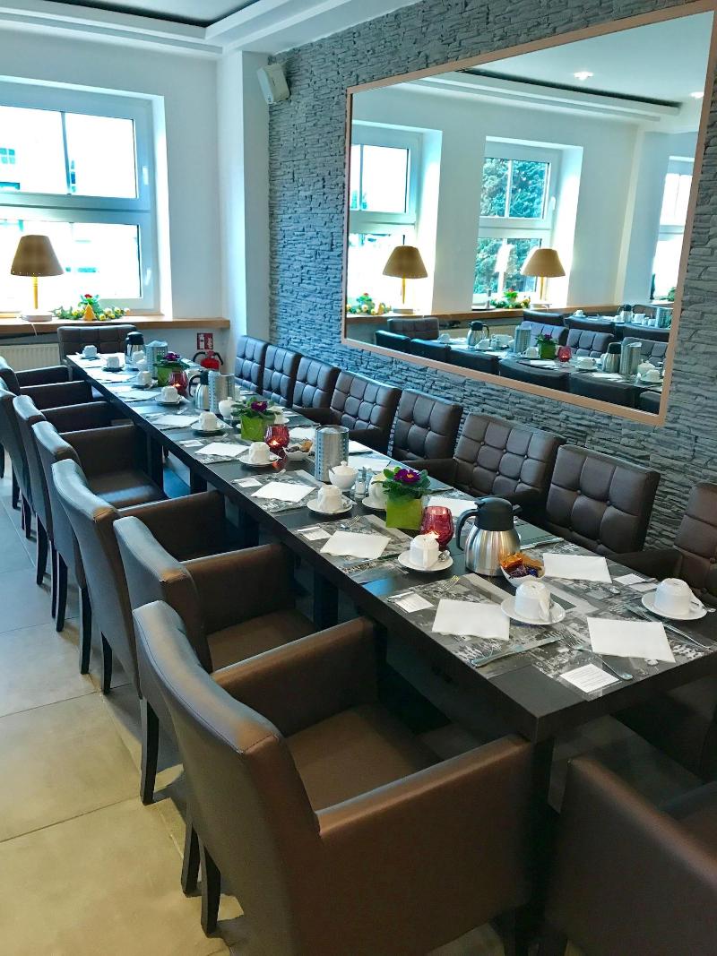 Boutique Hotel Goldene Henne - Lobi