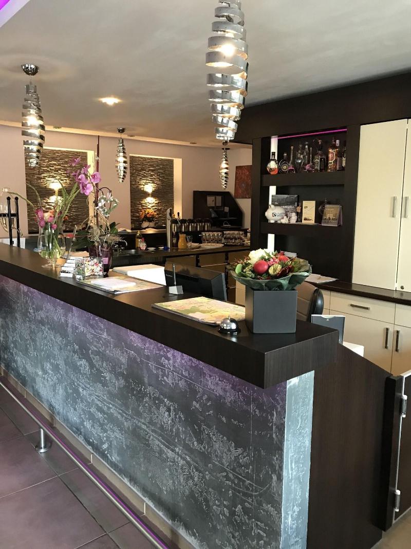 Boutique Hotel Goldene Henne - Lobi