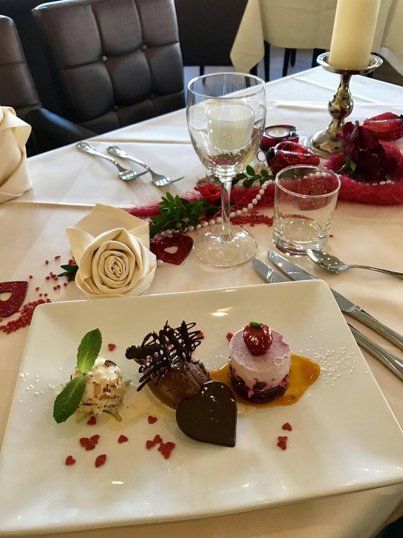 Boutique Hotel Goldene Henne - Lobi