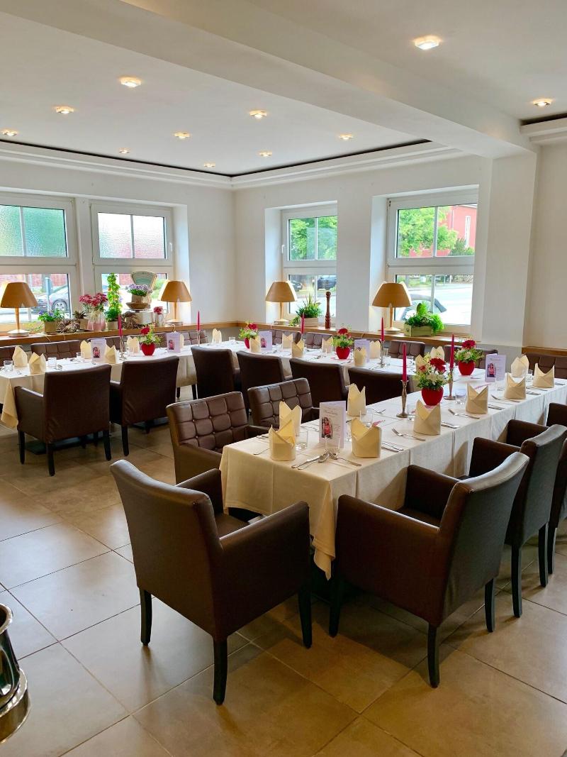 Boutique Hotel Goldene Henne - Lobi