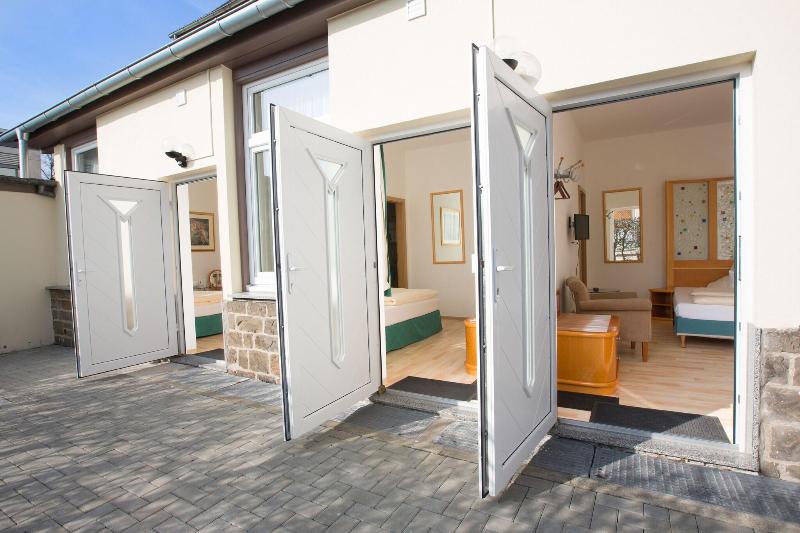 Boutique Hotel Goldene Henne - Genel