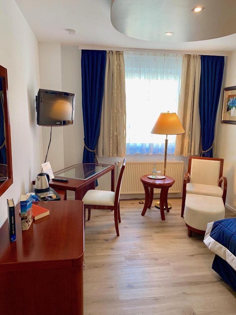 Boutique Hotel Goldene Henne - Oda
